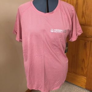 XL Herbalife workout shirt. New. Pink